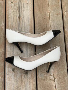 Aldo Pointy Toe Pump 5 White Black Patent Leather Mid Heel Retro 80s Party Shoes